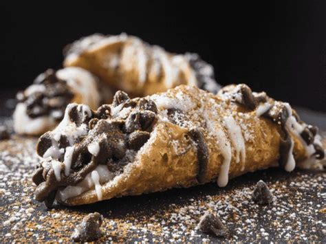 The Sicilian cannoli: history, legends and the original recipe